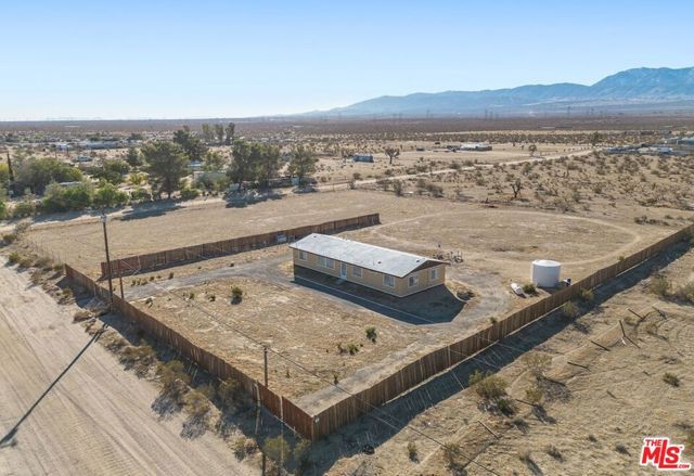 16670 E Avenue T4, Llano, CA 93544