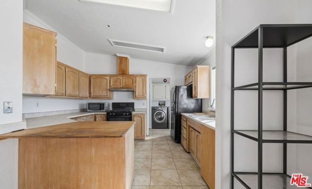 16670 E Avenue T4, Llano, CA 93544