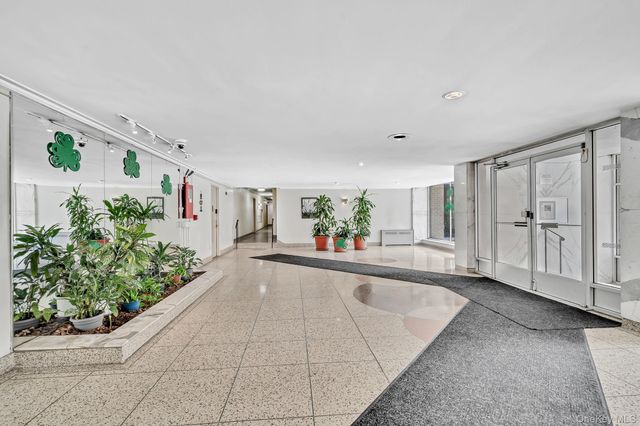 3 Sadore Lane 1E, Yonkers, NY 10710