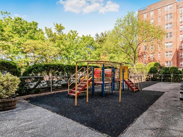 3 Sadore Lane 1E, Yonkers, NY 10710