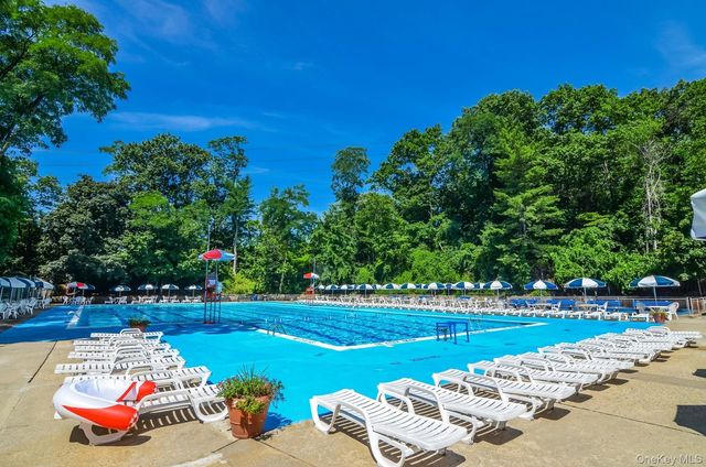 3 Sadore Lane 1E, Yonkers, NY 10710