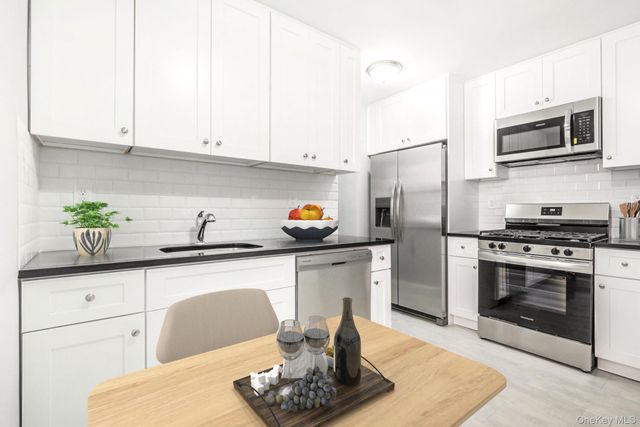 3 Sadore Lane 1E, Yonkers, NY 10710