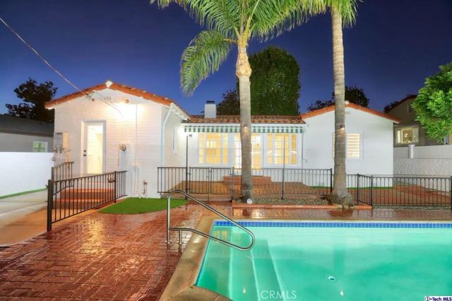 1210 Graynold Avenue, Glendale, CA 91202