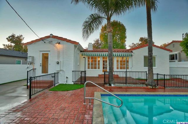 1210 Graynold Avenue, Glendale, CA 91202