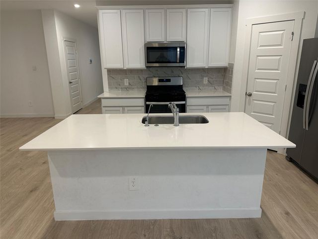 31730 Hallington Hill Lane, Fulshear, TX 77441