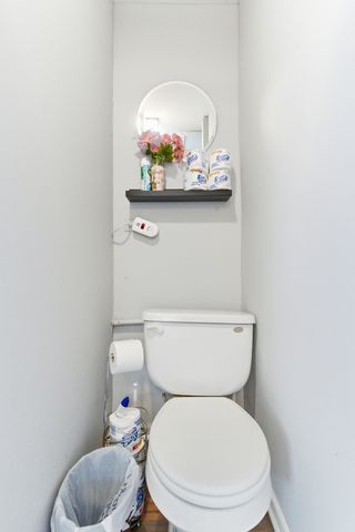 204 Woodlawn Drive, Mundelein, IL 60060