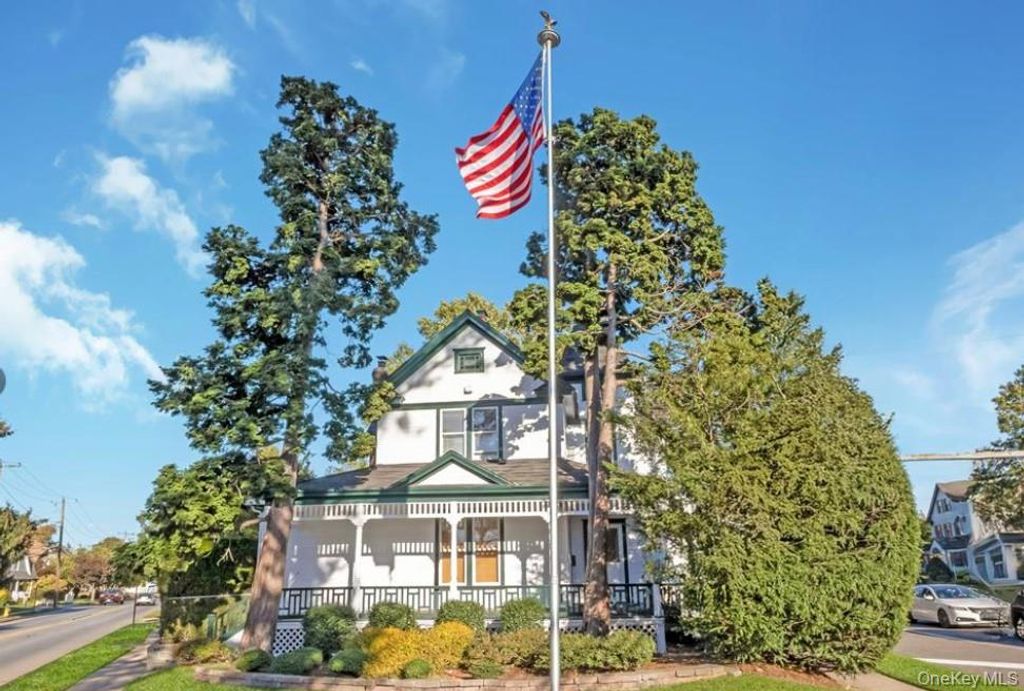 215 Conklin Street Lower, Farmingdale, NY 11735 — exterior