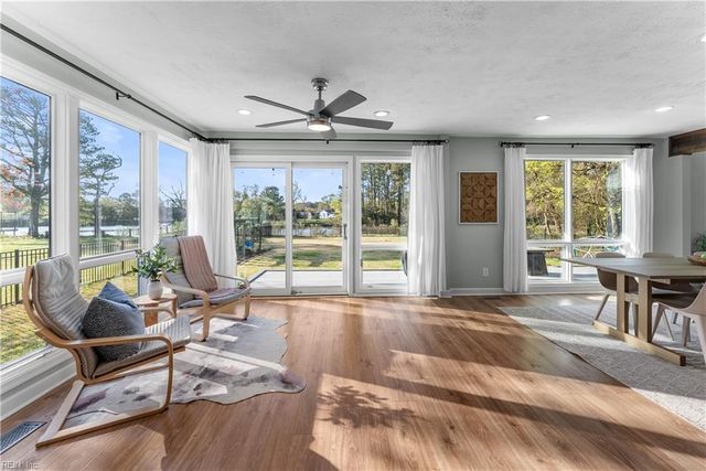 44 River RD, Poquoson, VA 23662