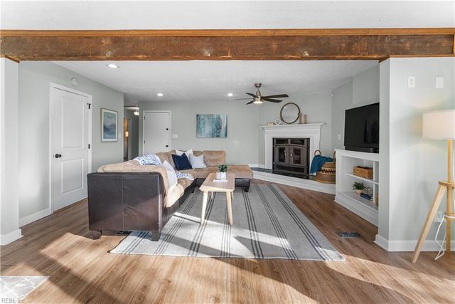 44 River RD, Poquoson, VA 23662