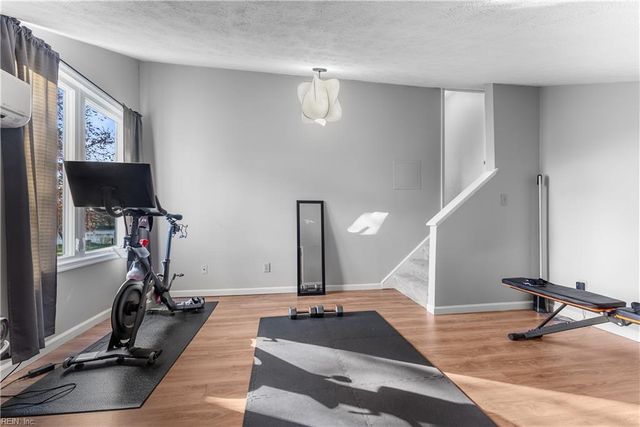 44 River RD, Poquoson, VA 23662