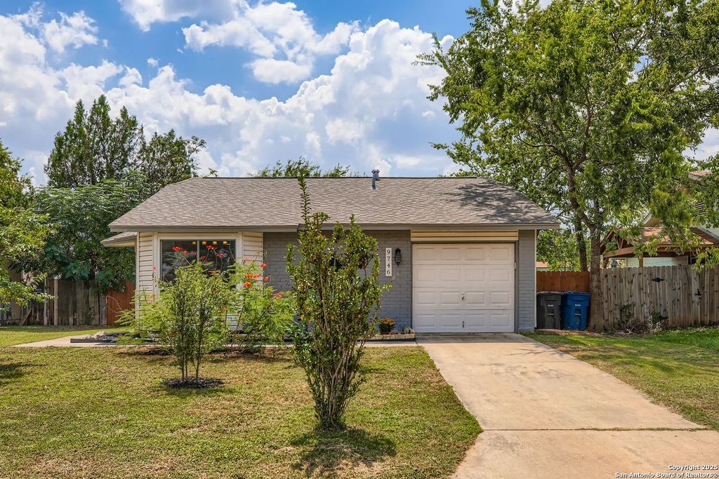9746 Hidden Cross, San Antonio, TX 78250