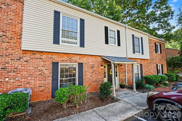 5925 Quail Hollow Road E, Charlotte, NC 28210