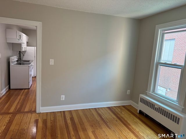 1 Divinity Street 2C, Bristol, CT 06010