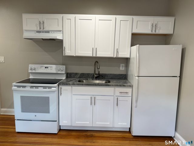 1 Divinity Street 2C, Bristol, CT 06010