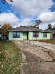 2413 Huntington Drive, Pasadena, TX 77506