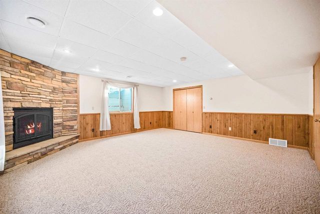 3745 OAK MORAINE COURT, Stevens Point, WI 54482