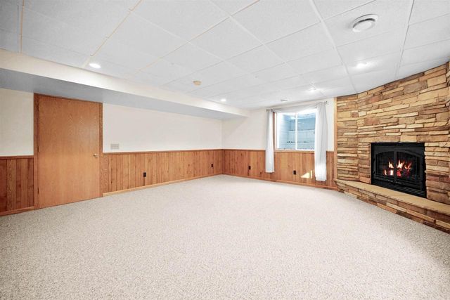 3745 OAK MORAINE COURT, Stevens Point, WI 54482