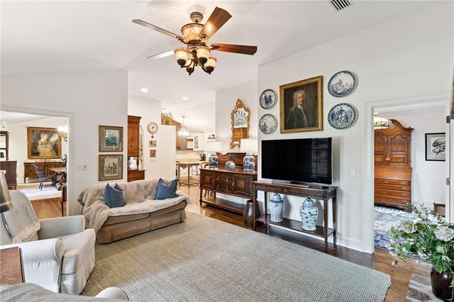 327 Peachtree Street, St Simons Island, GA 31522