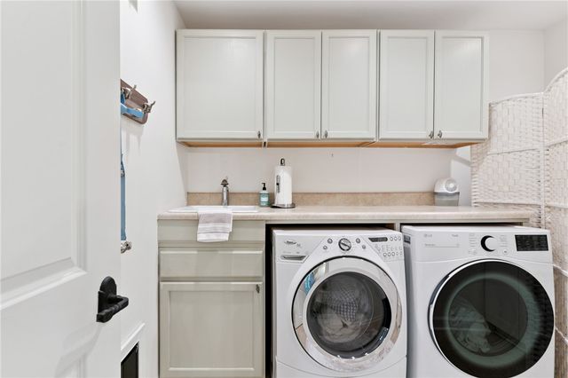 327 Peachtree Street, St Simons Island, GA 31522