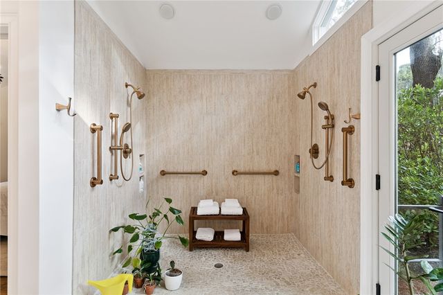 327 Peachtree Street, St Simons Island, GA 31522