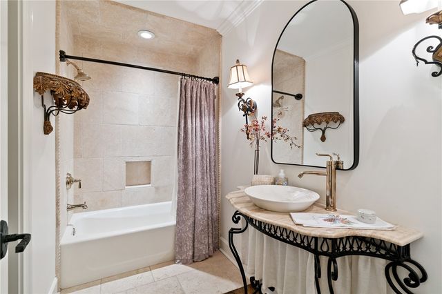 327 Peachtree Street, St Simons Island, GA 31522