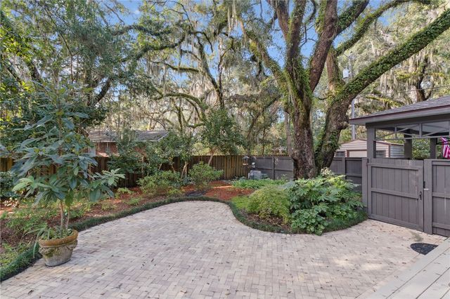 327 Peachtree Street, St Simons Island, GA 31522