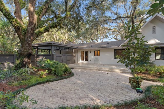 327 Peachtree Street, St Simons Island, GA 31522