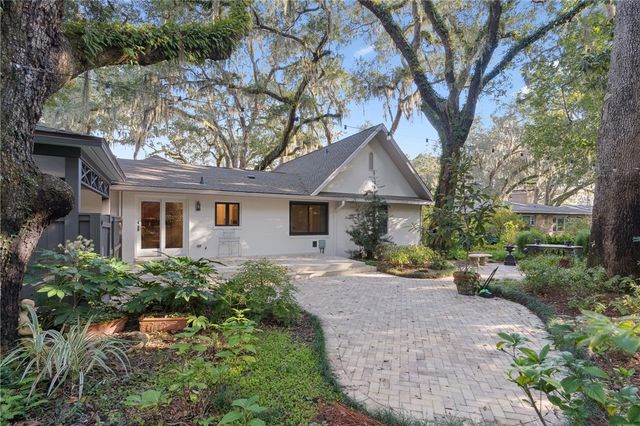 327 Peachtree Street, St Simons Island, GA 31522