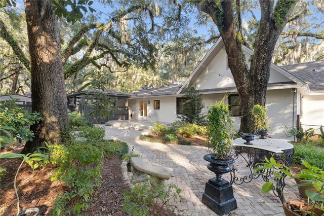 327 Peachtree Street, St Simons Island, GA 31522