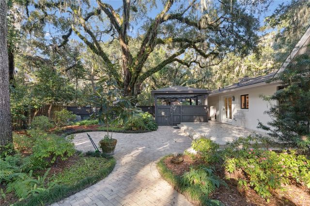 327 Peachtree Street, St Simons Island, GA 31522