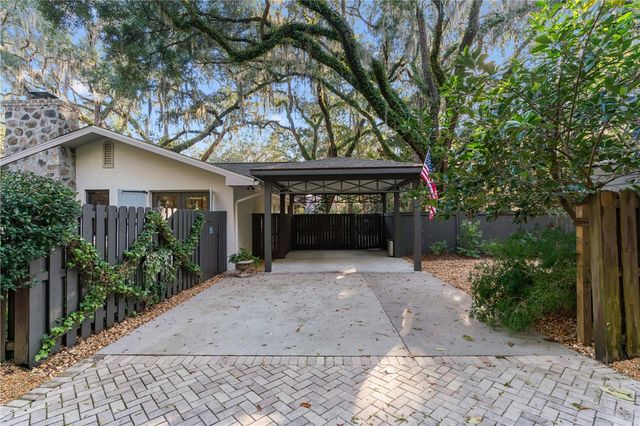 327 Peachtree Street, St Simons Island, GA 31522