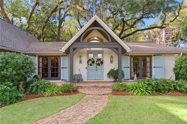 327 Peachtree Street, St Simons Island, GA 31522