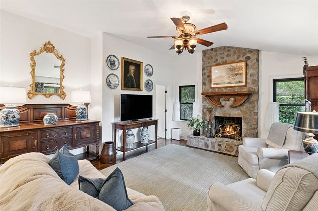 327 Peachtree Street, St Simons Island, GA 31522