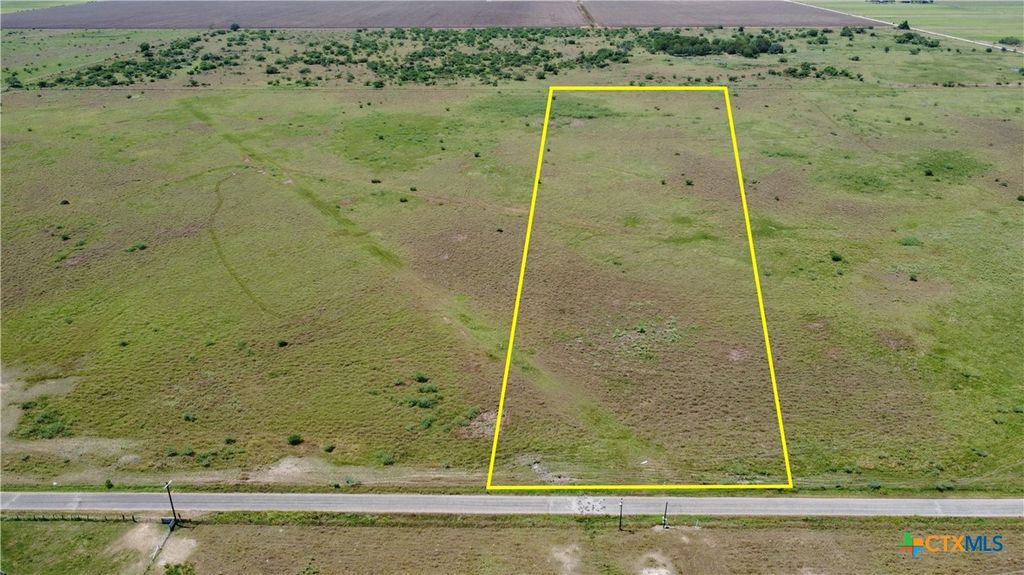 Image 2 of property listing at 10.33 Midway Rd, Inez, TX 77968