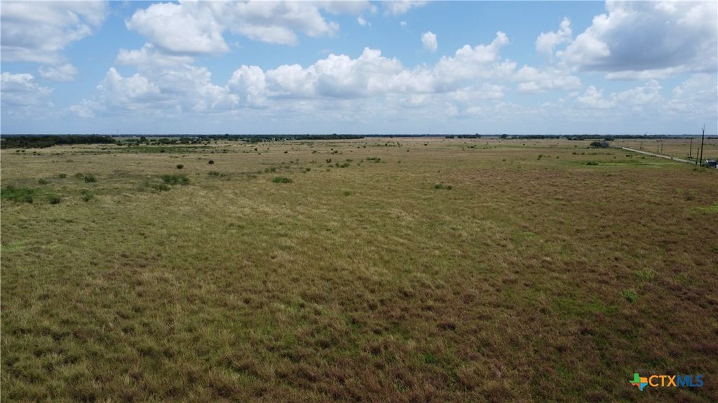 Image 5 of property listing at 10.33 Midway Rd, Inez, TX 77968