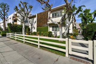 12951 Riverside Drive 4, Sherman Oaks, CA 91423