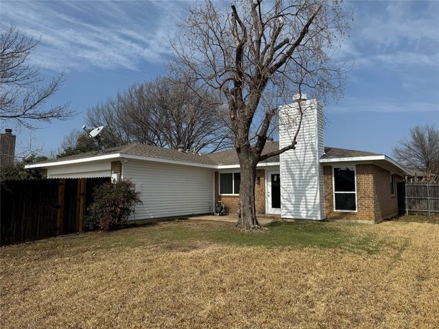 1734 Sterling Lane, Lewisville, TX 75067