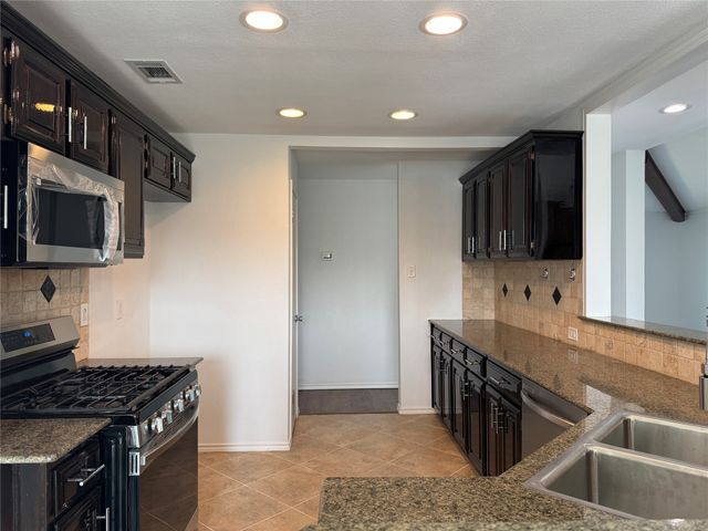 1734 Sterling Lane, Lewisville, TX 75067