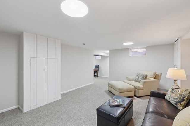 4905 Dupont Avenue N, Minneapolis, MN 55430