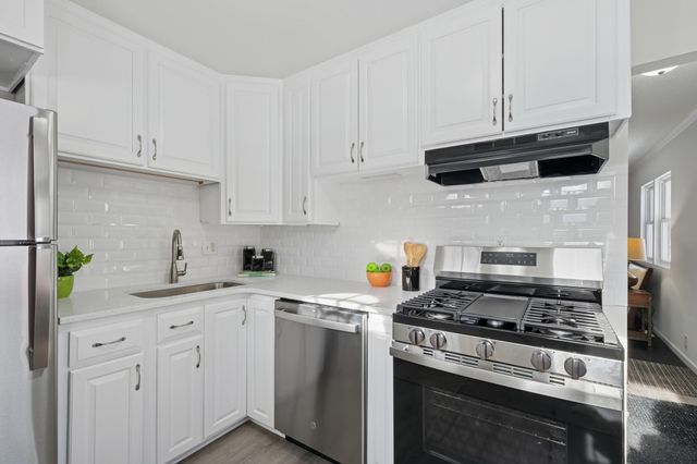 4905 Dupont Avenue N, Minneapolis, MN 55430