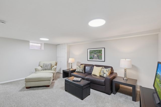 4905 Dupont Avenue N, Minneapolis, MN 55430