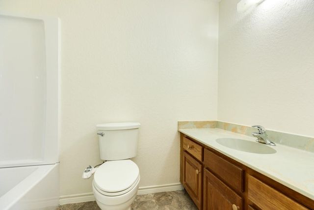 305 Freeman Boulevard, West Columbia, TX 77486