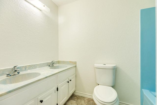 305 Freeman Boulevard, West Columbia, TX 77486