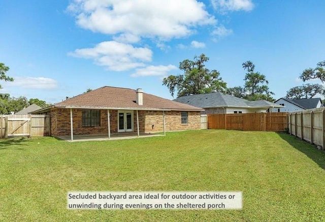 305 Freeman Boulevard, West Columbia, TX 77486