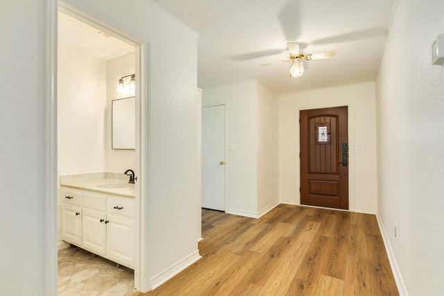 305 Freeman Boulevard, West Columbia, TX 77486