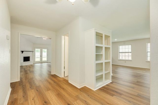 305 Freeman Boulevard, West Columbia, TX 77486