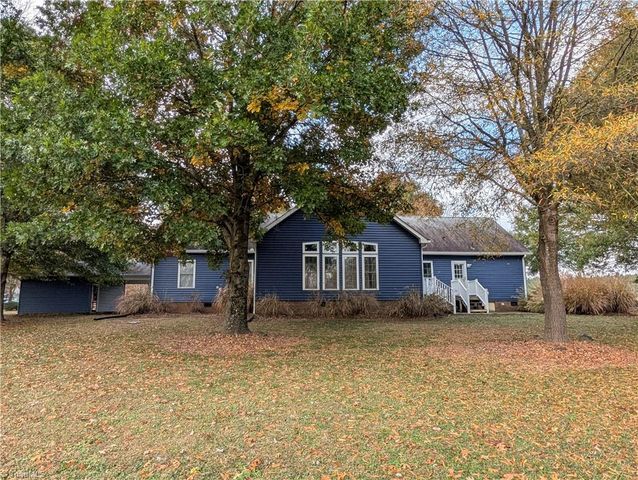 596 Greenbrier Farm Trail, Siler City, NC 27344