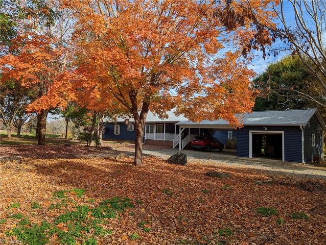 596 Greenbrier Farm Trail, Siler City, NC 27344