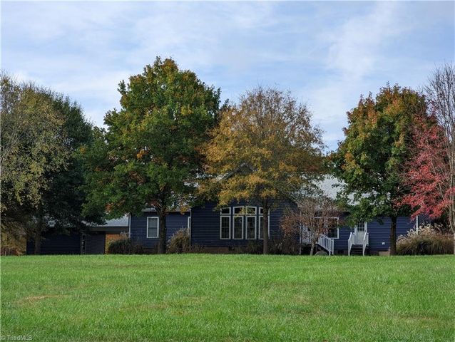 596 Greenbrier Farm Trail, Siler City, NC 27344