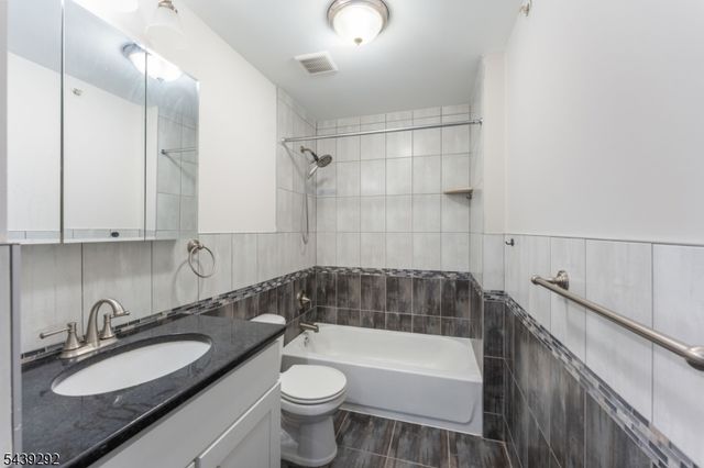 307 E Elizabeth Ave 5, Linden City, NJ 07036